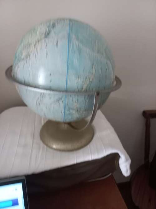 RAND MCNALLY WORLD PORTRAIT GLOBE MADE IN USA (countries SOUTH WEST AFRICA AND RHODESIA)